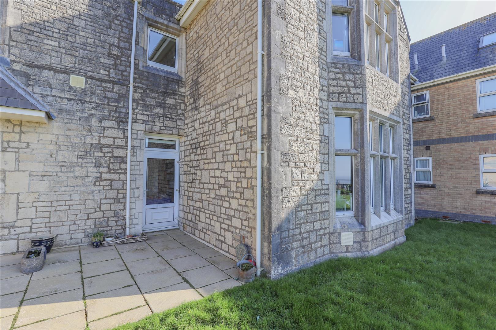 9 Y Graig, Craig Yr Eos Road, Ogmore By Sea, Vale Of Glamorgan, CF32 0QN